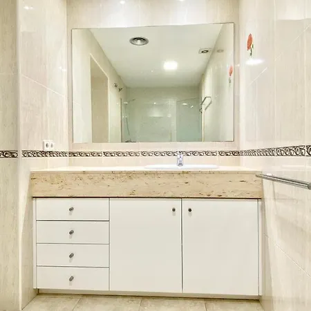 Appartement Devant La *