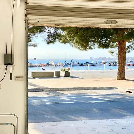 Devant La Lägenhet *