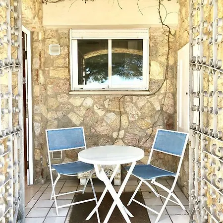 Devant La Lägenhet *